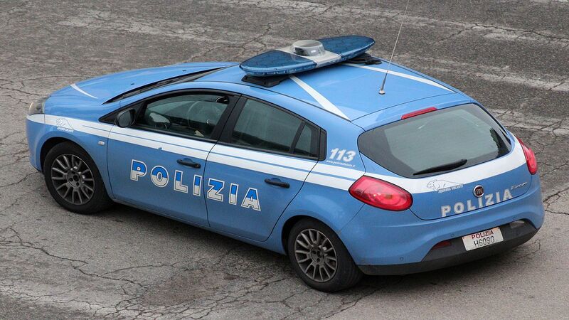 polizia auto rubata