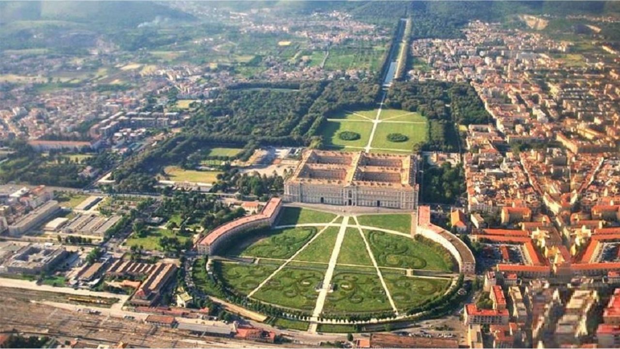 caserta dall'alto