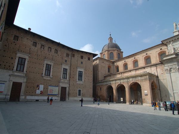 vacanze estive 2018 urbino piazza